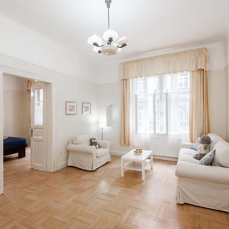 Historic centre-spacious apartment Prague Extérieur photo